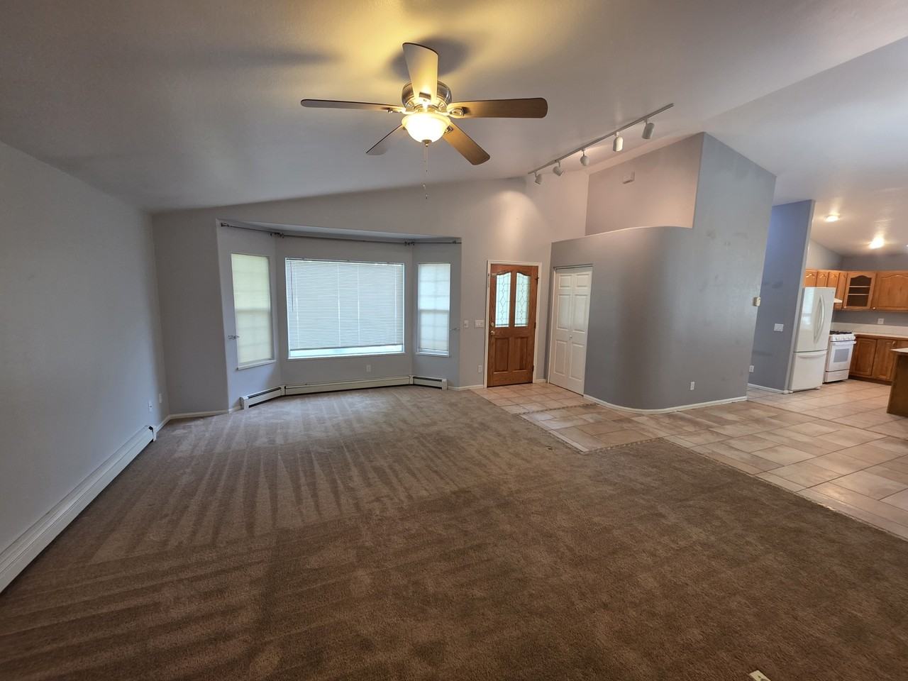 615 Shadowbrook Dr #1 - Photo 4 of 10
