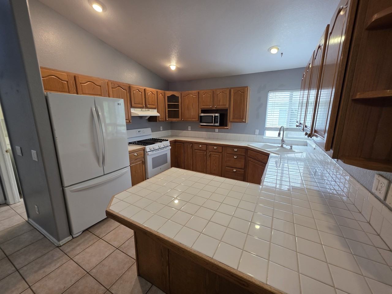 615 Shadowbrook Dr #1 - Photo 6 of 10