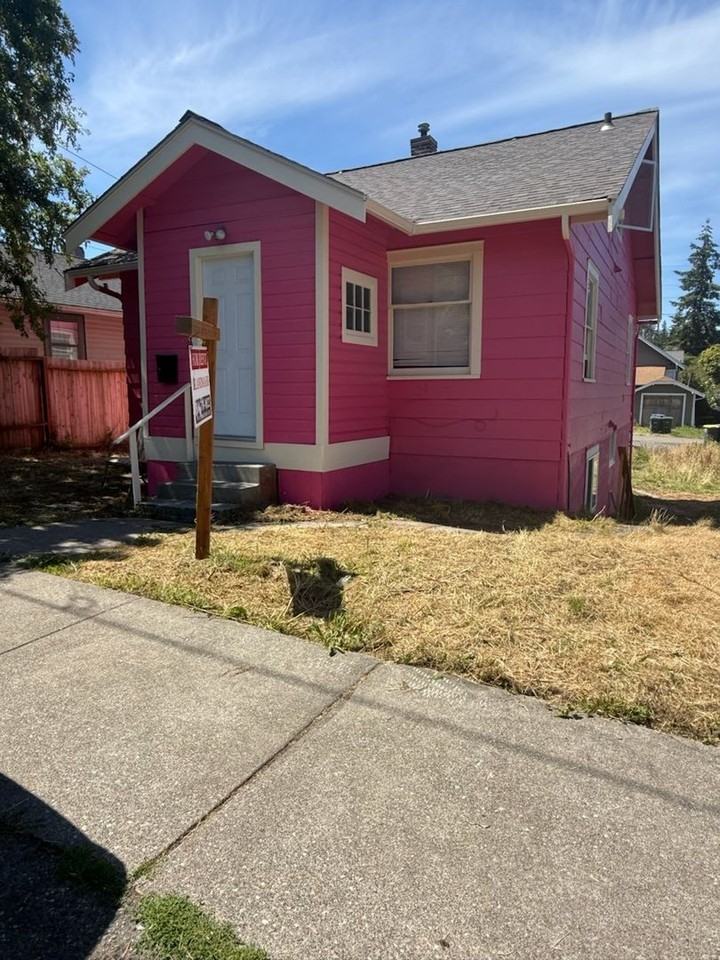 1109 Humboldt St
