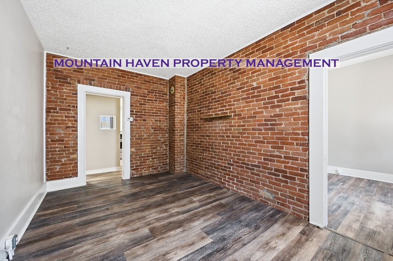 401 Rose St #1