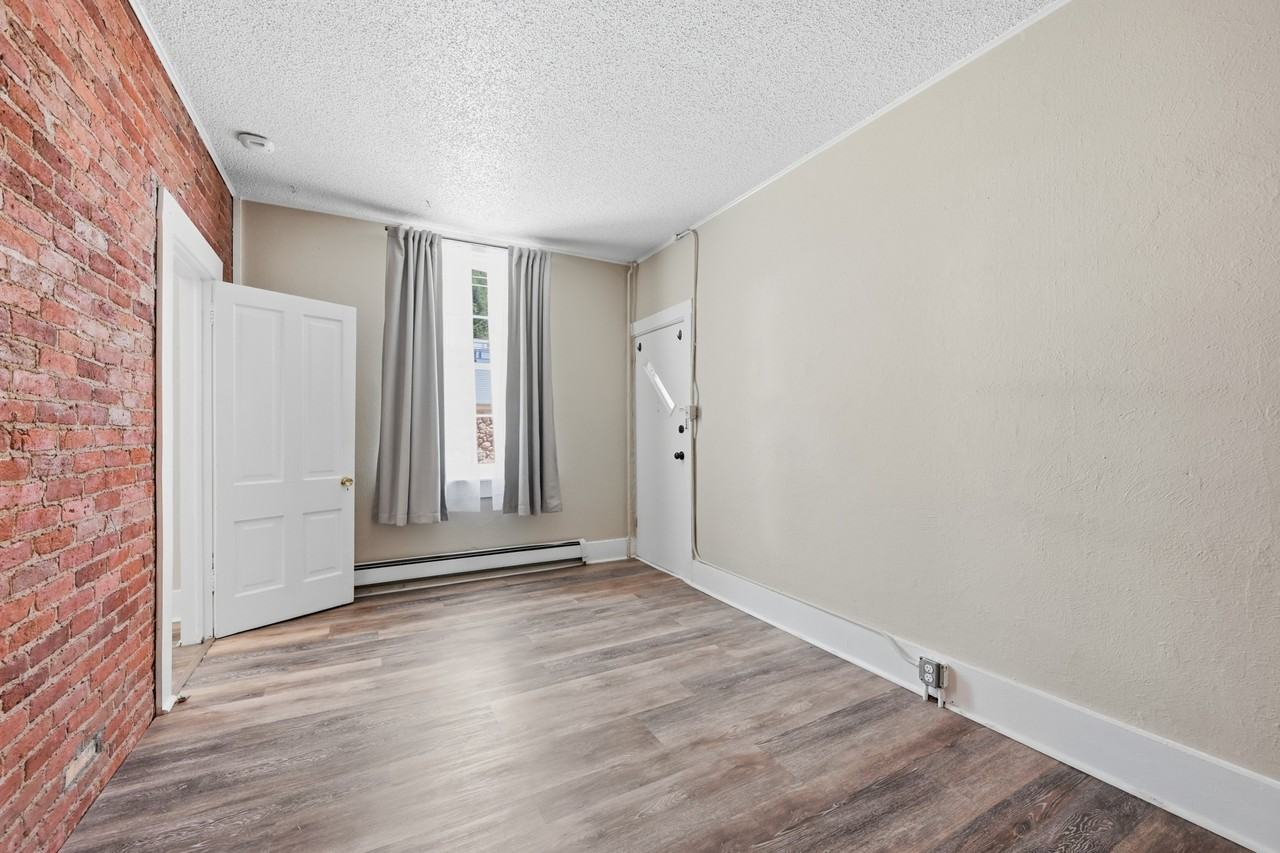 401 Rose St #1 - Photo 4 of 40