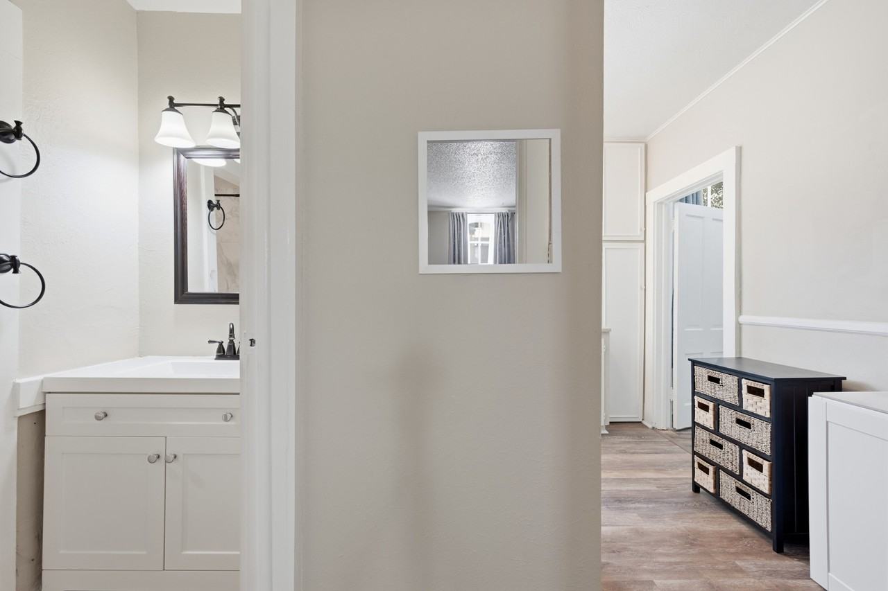 401 Rose St #1 - Photo 5 of 40