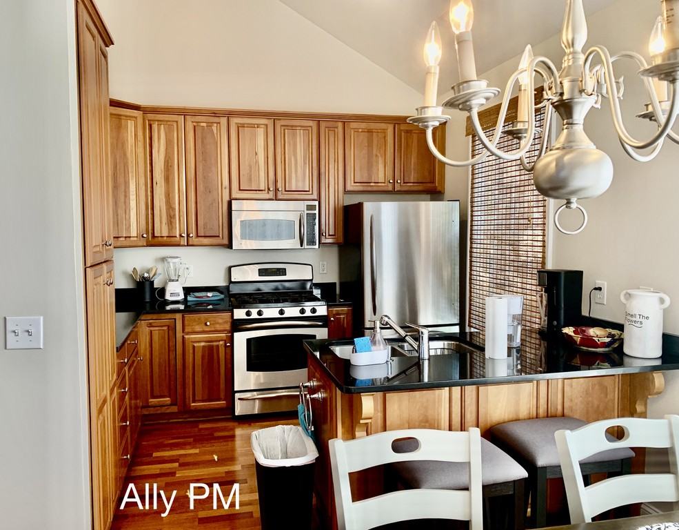 1052 Glenwood Station Ln #1 - Photo 5 of 20