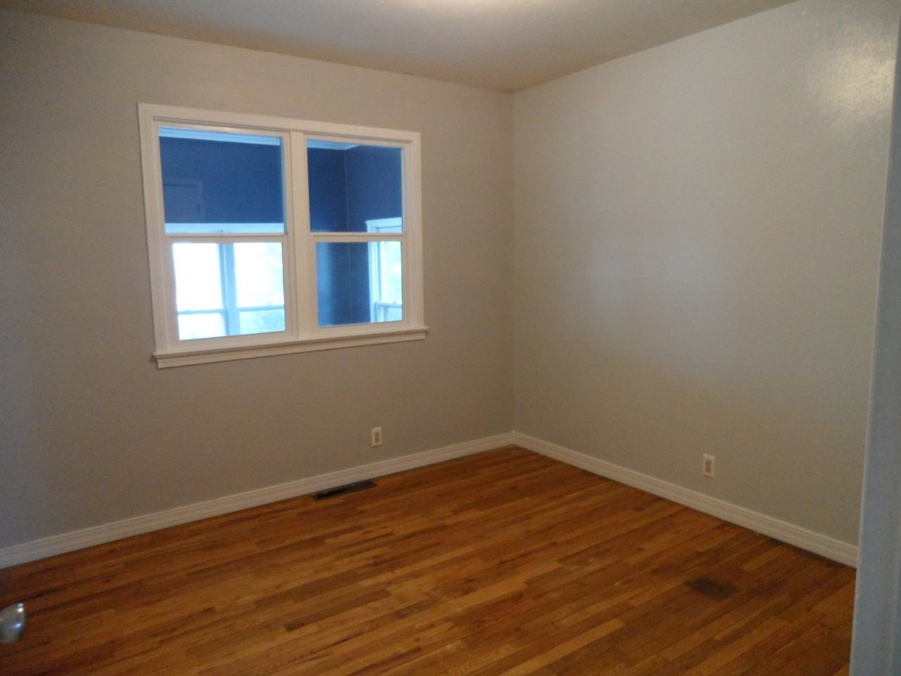 803 E Lyon St #1 - Photo 6 of 12
