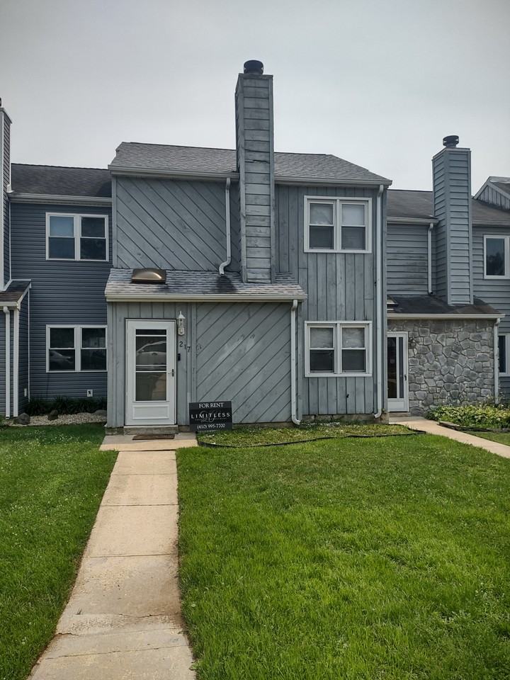217 E Green Valley Cir