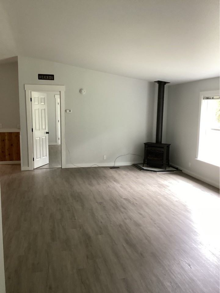 330 Sw Newton Dr #1 - Photo 4 of 31
