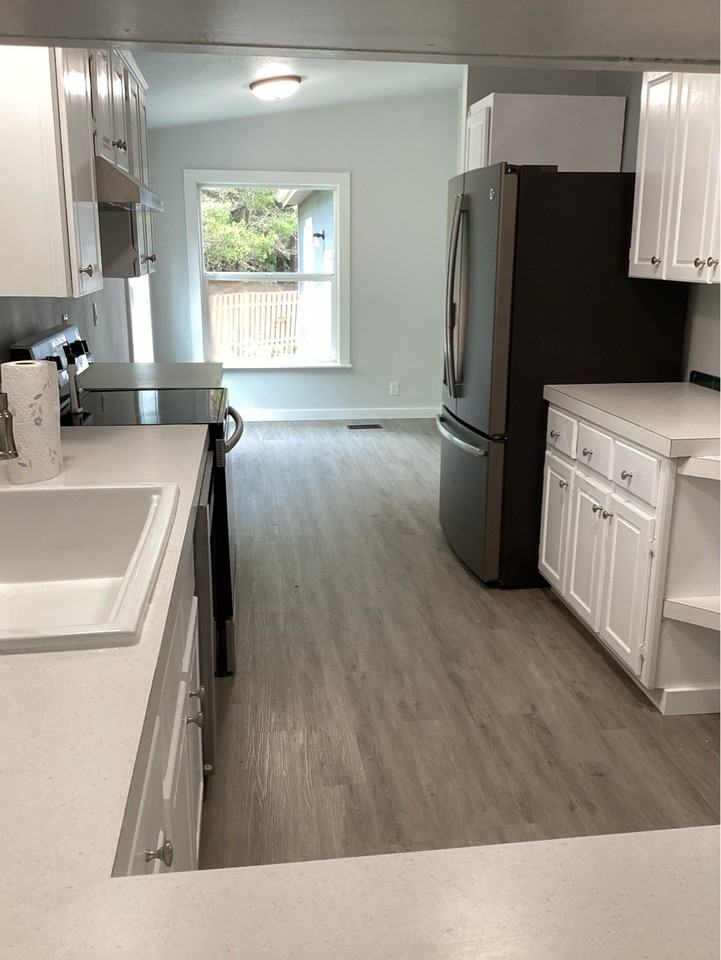 330 Sw Newton Dr #1 - Photo 7 of 31