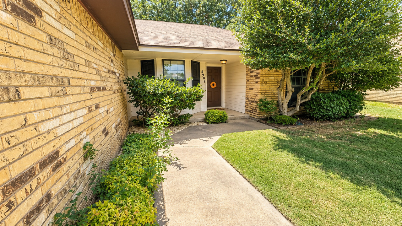 4908 Bayberry Dr #1 - Photo 3 of 13