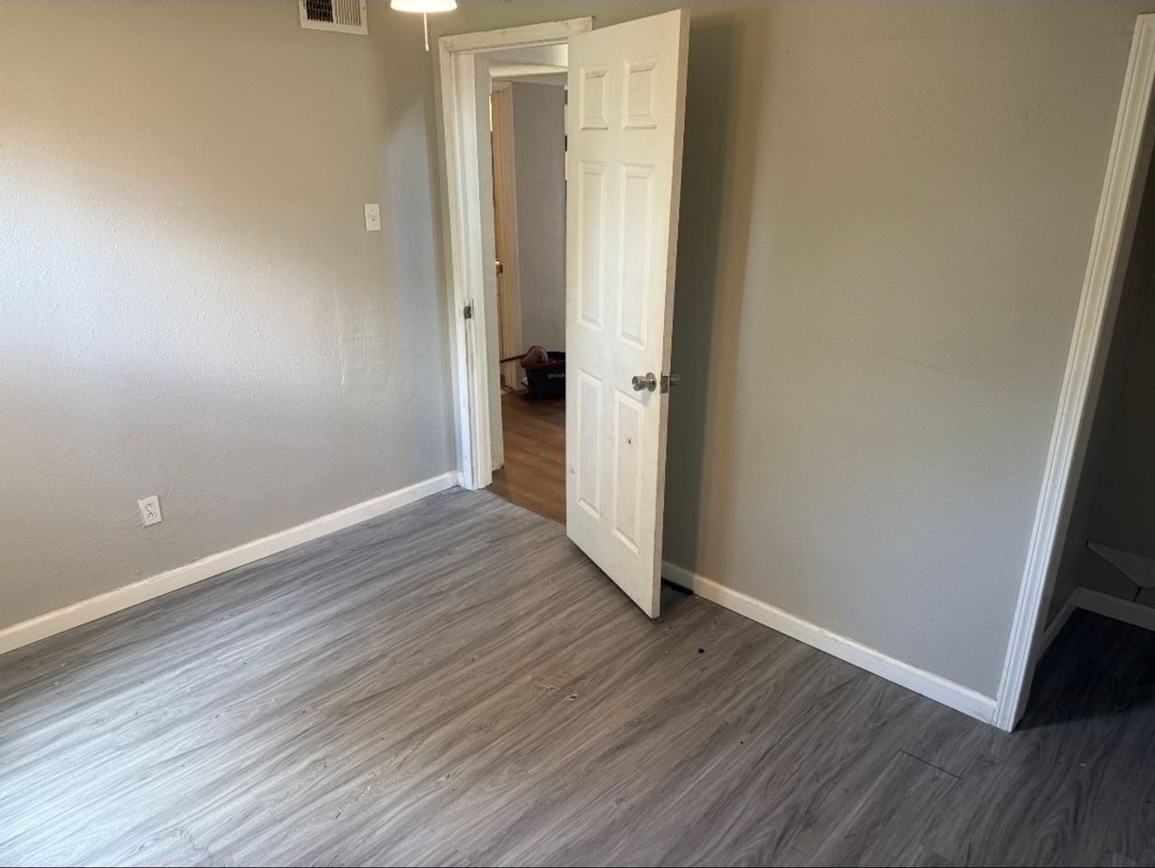 1218 Granite Ave - Photo 4 of 12