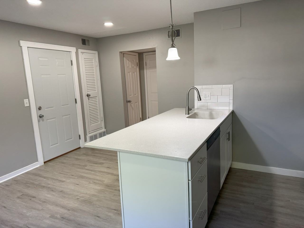 1010 S 29th St #7 - Photo 6 of 15