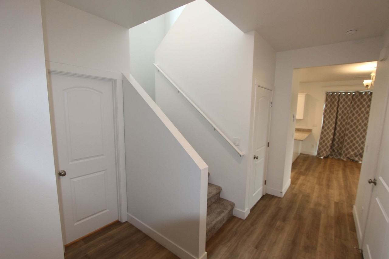 11880 Pegasus Rd - Photo 6 of 29