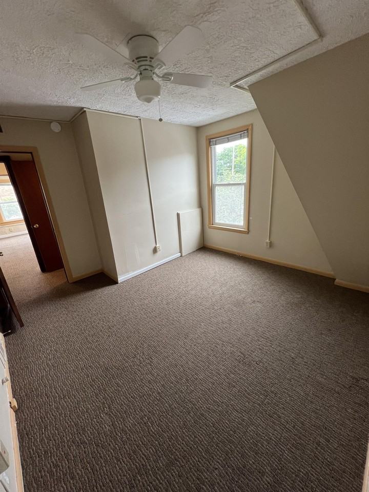 917 Linden Grove Ave #2 - Photo 3 of 9