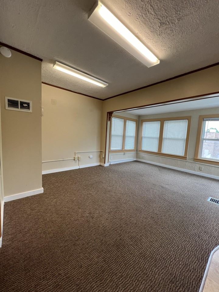 917 Linden Grove Ave #2 - Photo 7 of 9