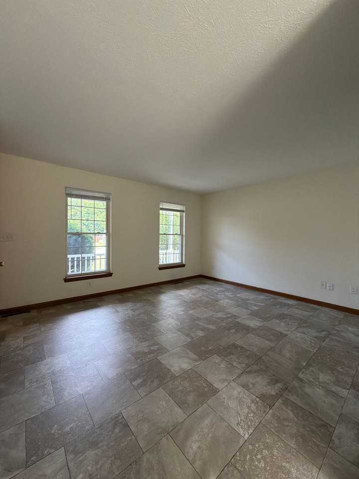 819 Colonial Manor Dr - Photo 3 of 28