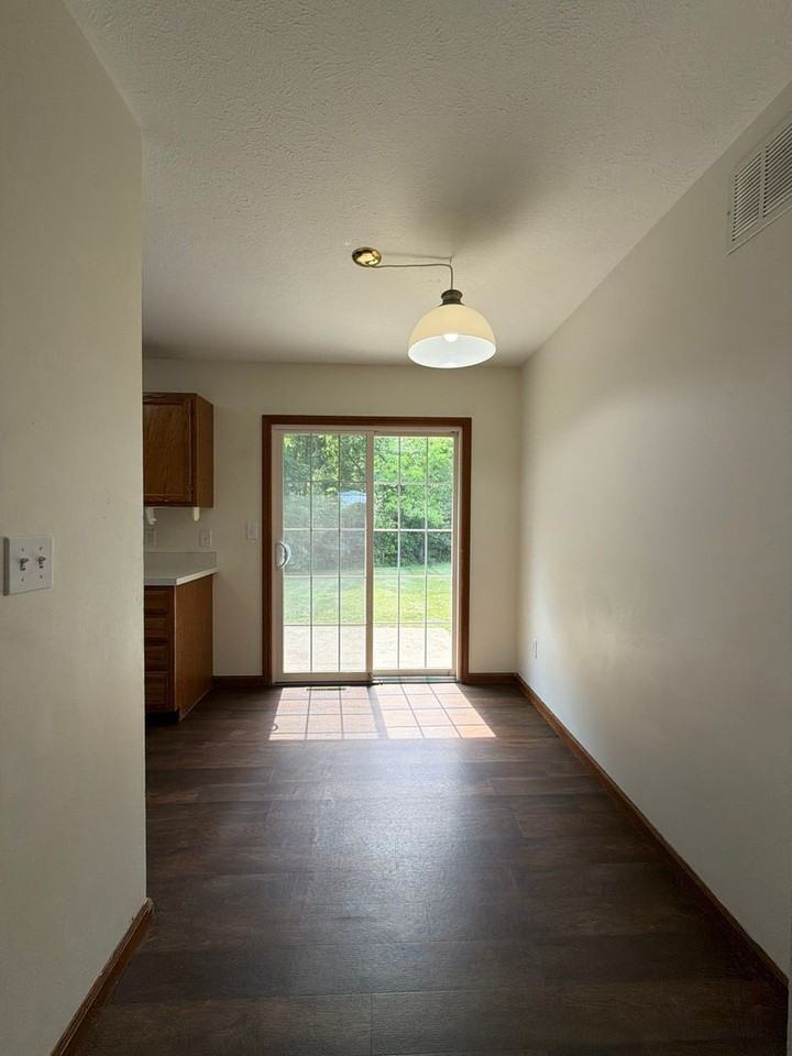 819 Colonial Manor Dr - Photo 5 of 28