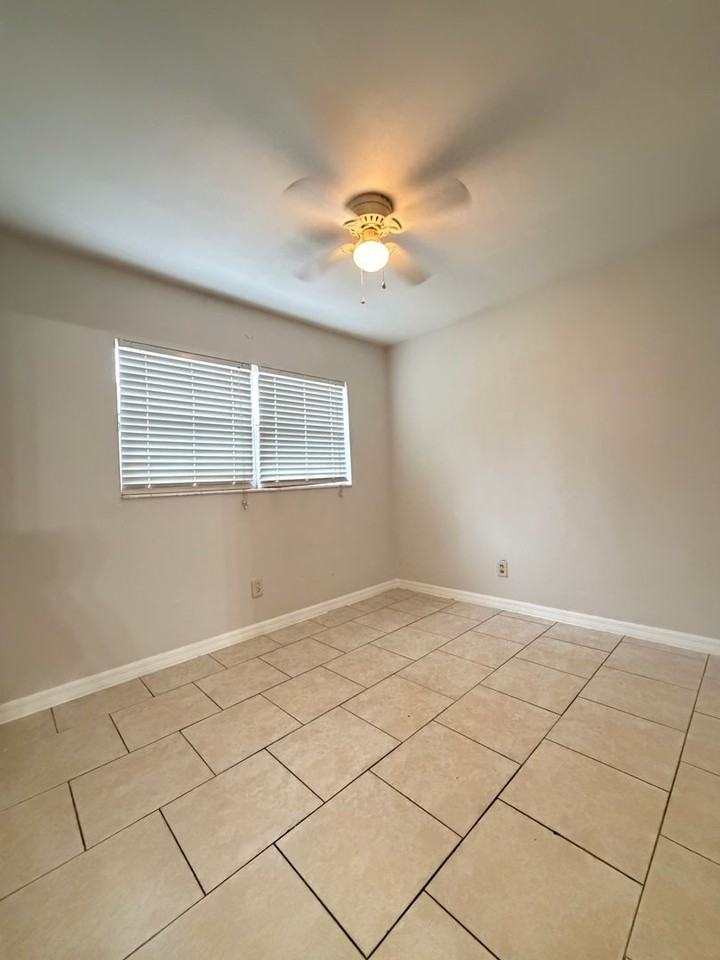 4423 Booker T Dr - Photo 4 of 19