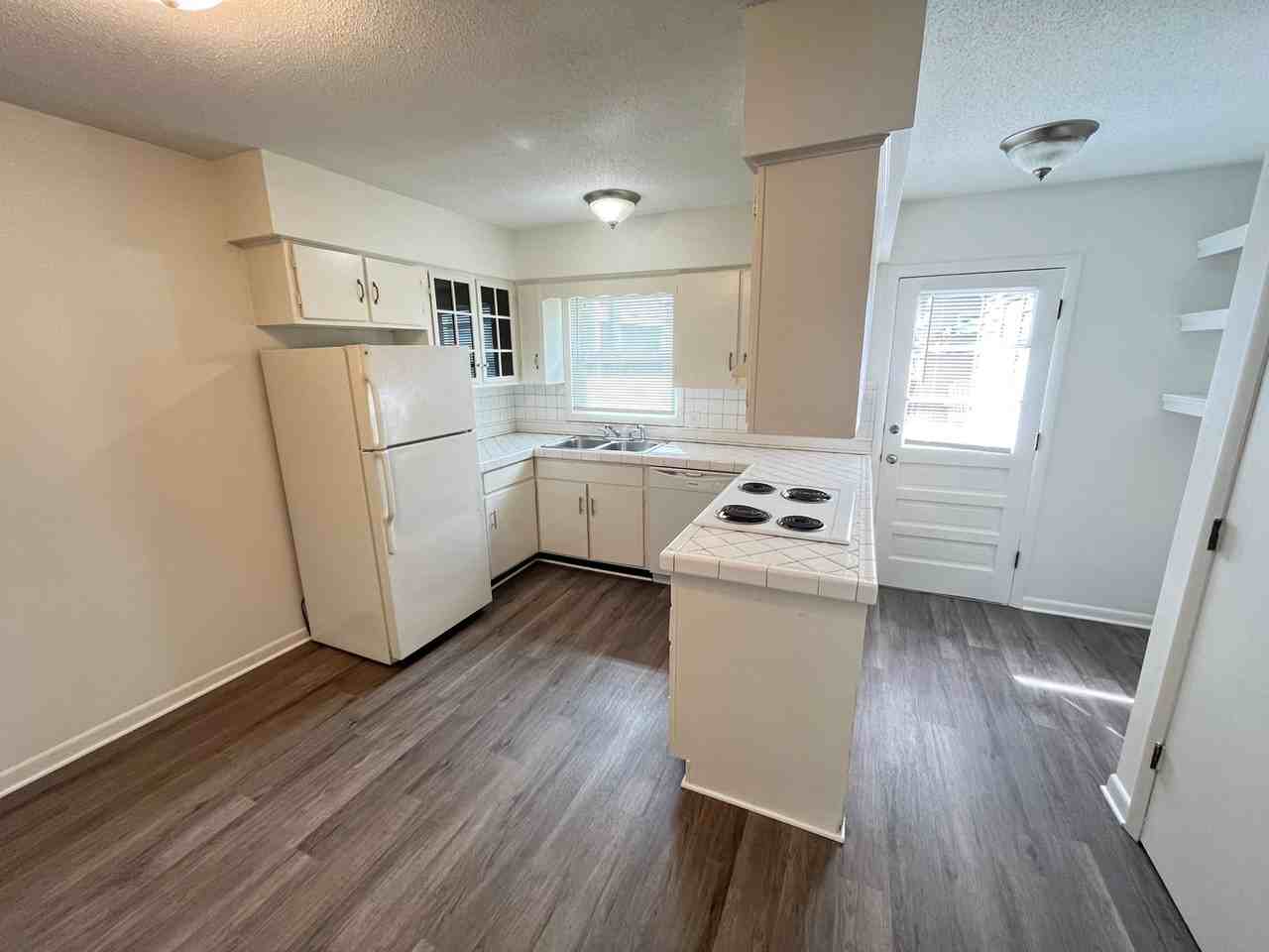 4805 Forest Dr - Photo 5 of 17