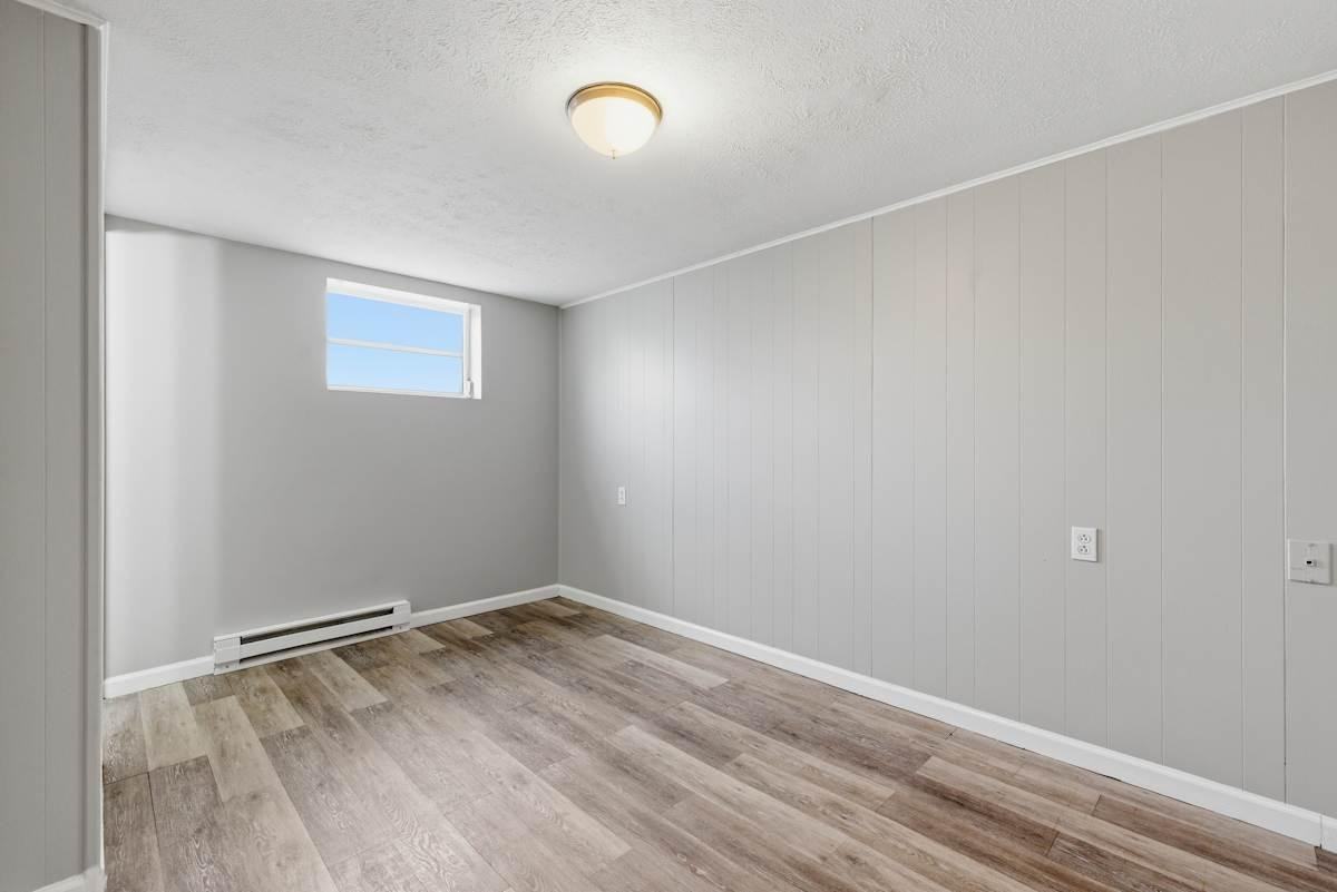 121 Fay St - Photo 6 of 27