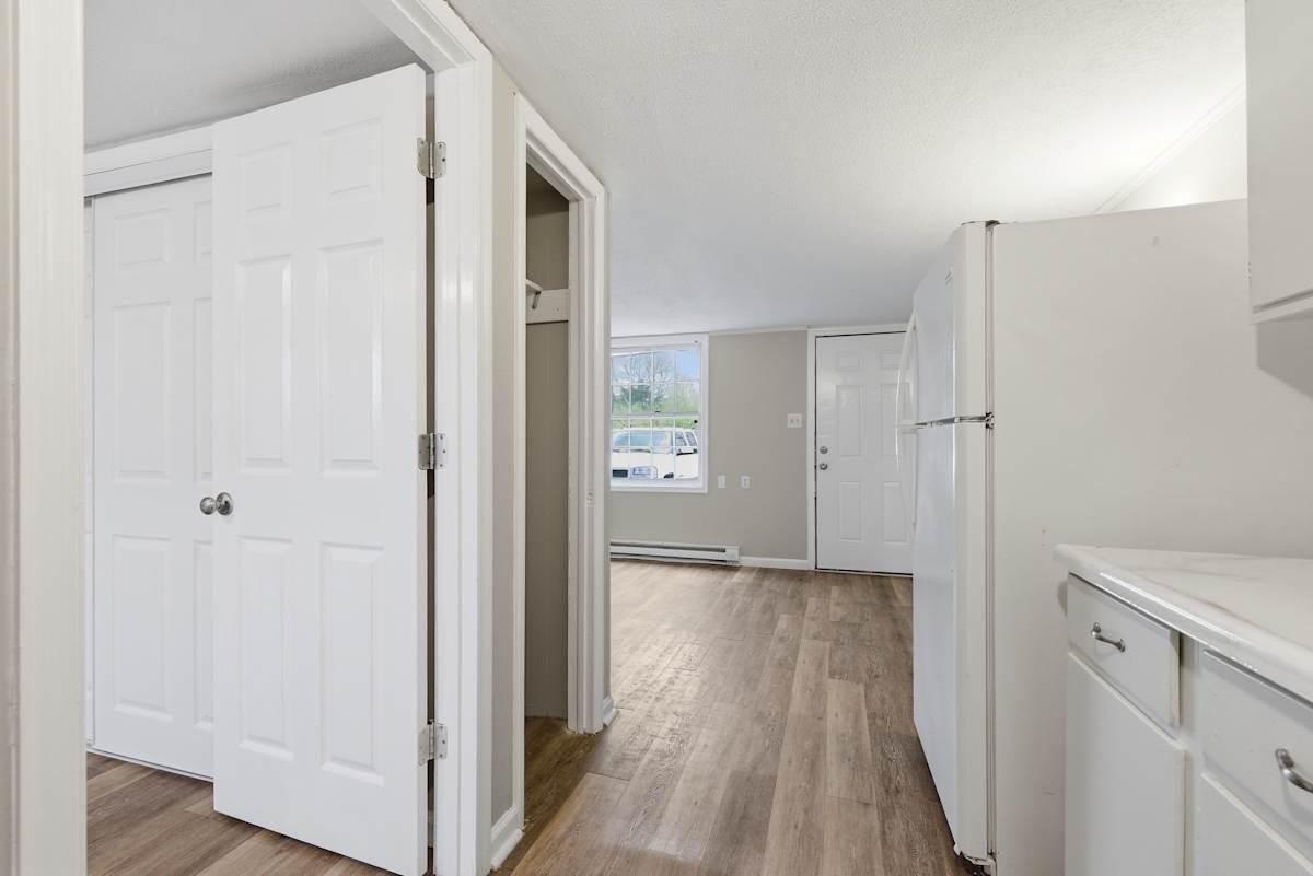 121 Fay St - Photo 4 of 27