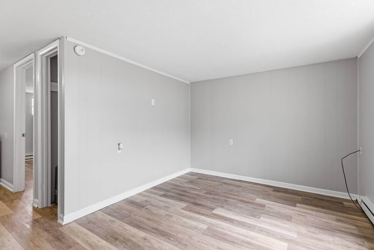 121 Fay St - Photo 7 of 27