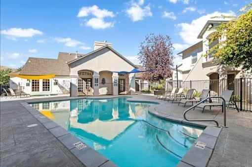 603 College Pkwy - Photo 4 of 29