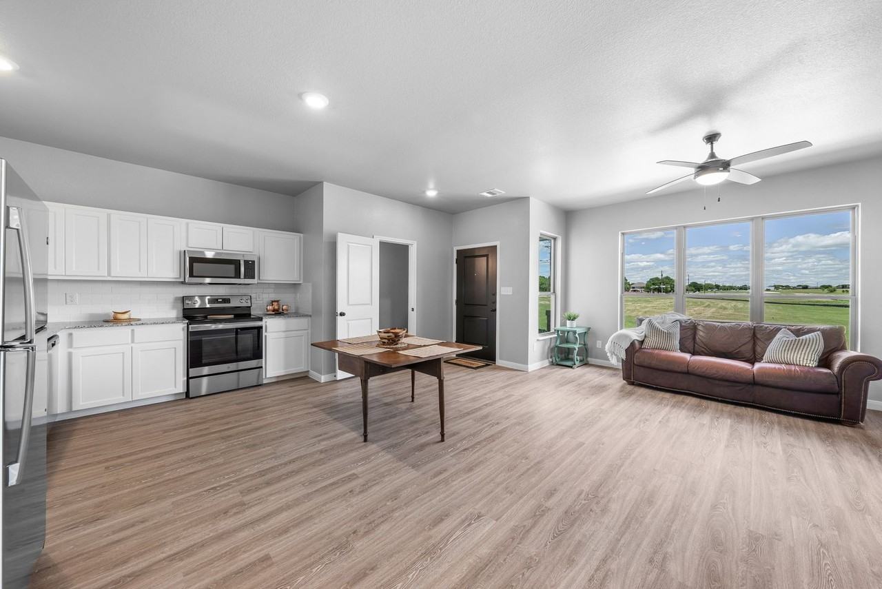 733 Meiomi Dr - Photo 6 of 8