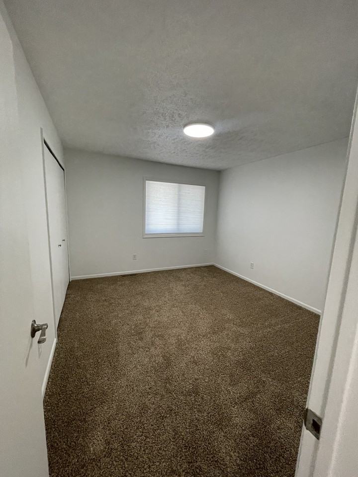 2166 Regency Dr #2166 - Photo 7 of 17