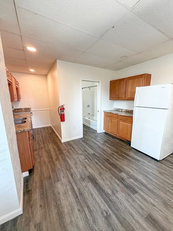 135 N Hamilton Ave #2 - Photo 2 of 10