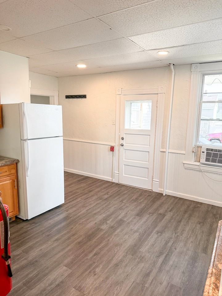 135 N Hamilton Ave #2 - Photo 5 of 10