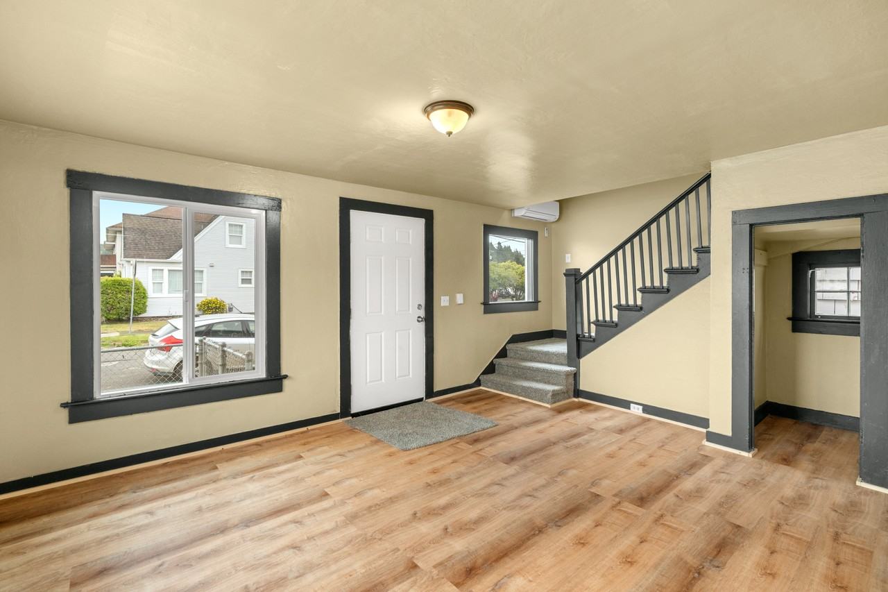 121 N D St #1 - Photo 4 of 25