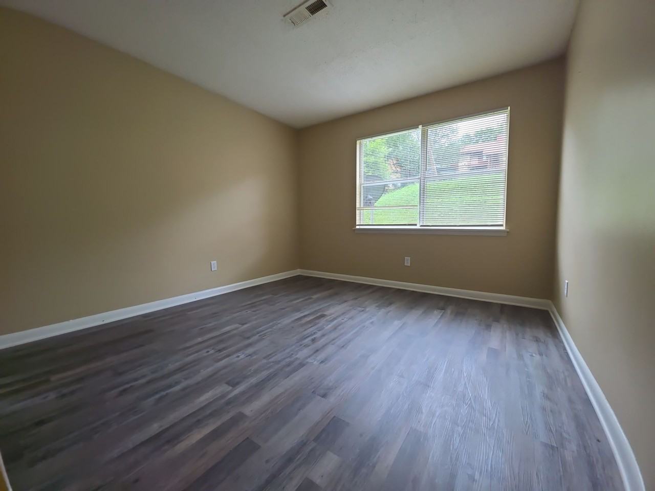 1406 Ascent Trl Nw #B - Photo 3 of 5
