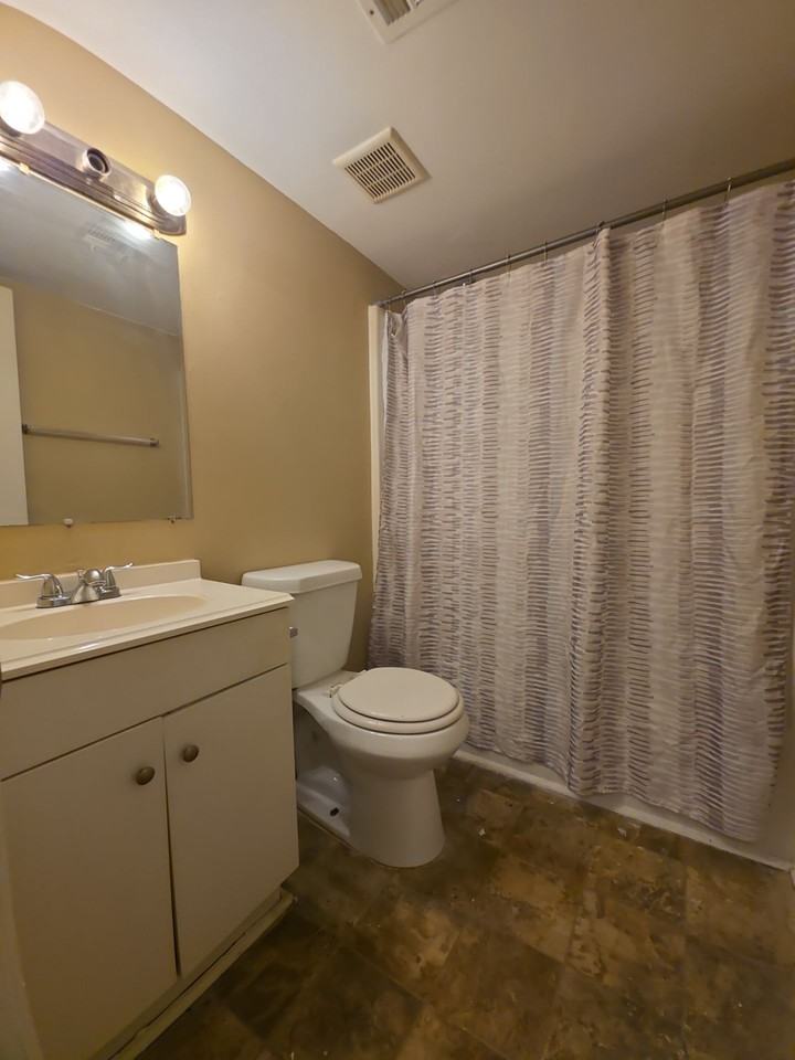 1406 Ascent Trl Nw #B - Photo 4 of 5