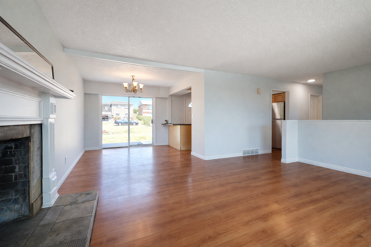 33123 6th Ave - Photo 3 of 14