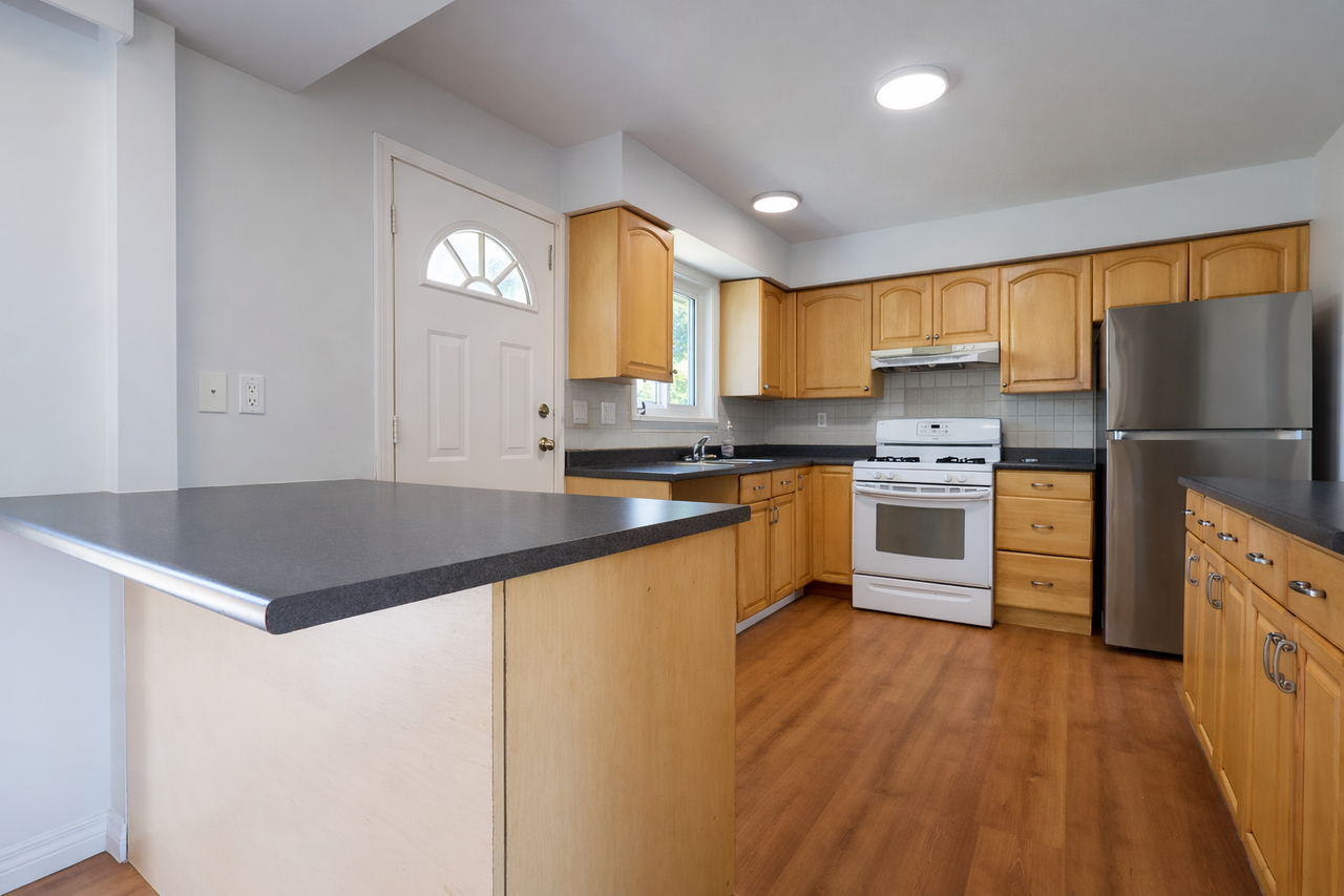 33123 6th Ave - Photo 4 of 14