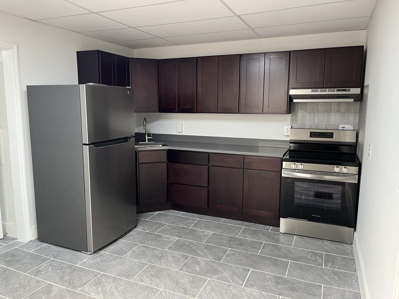 1112 State St #B - Photo 3 of 18
