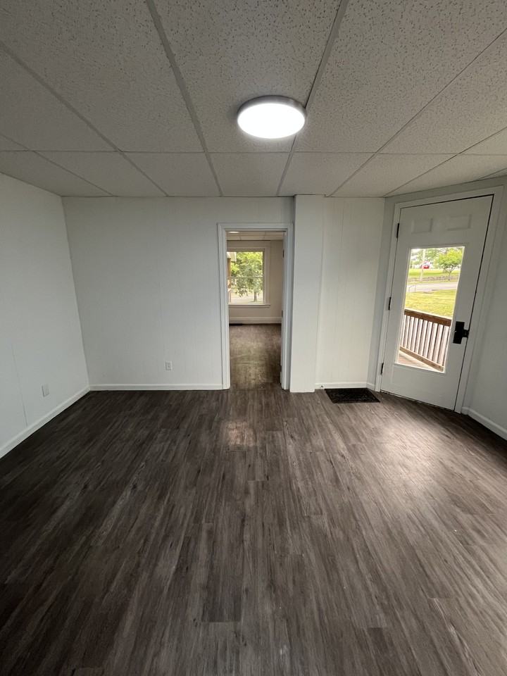 1112 State St #B - Photo 4 of 18