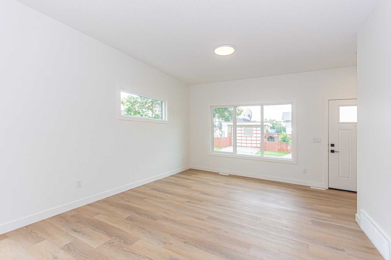14916 109 Ave Nw #14916MAIN - Photo 4 of 24