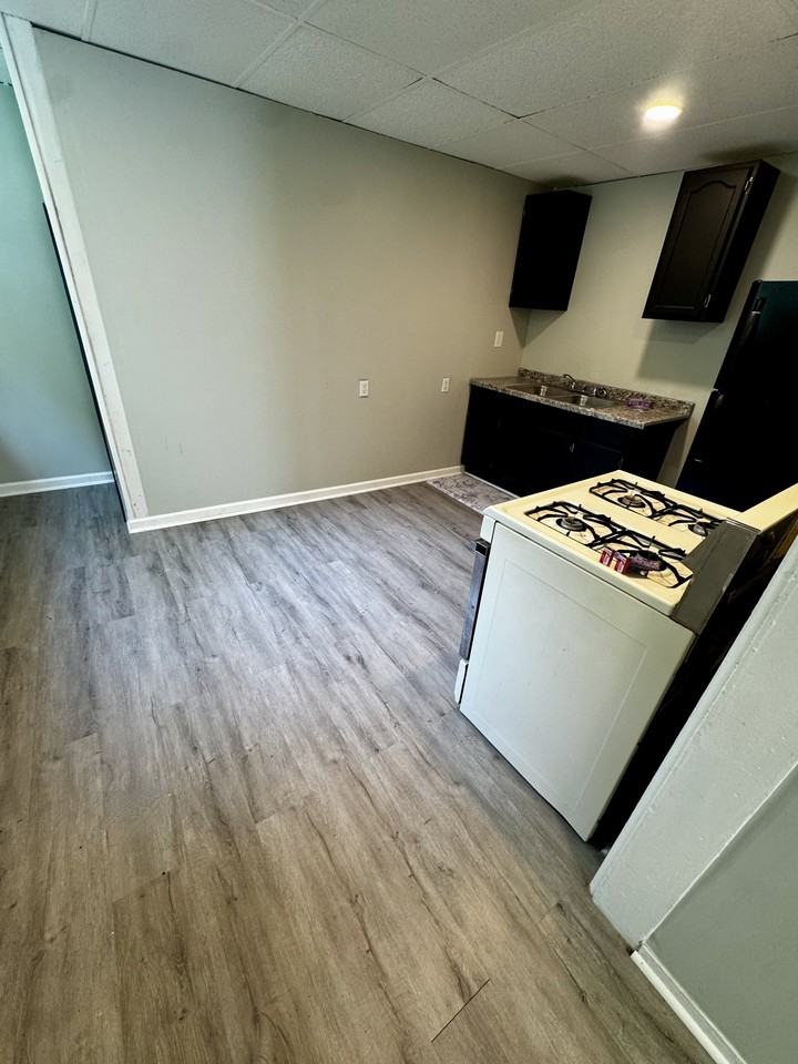 187 Main St N #3 - Photo 5 of 16
