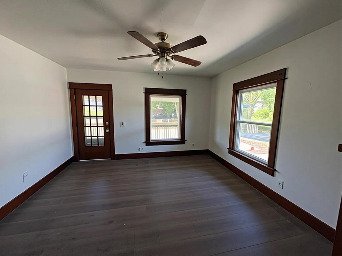 303 W Mills St #1 - Photo 3 of 18