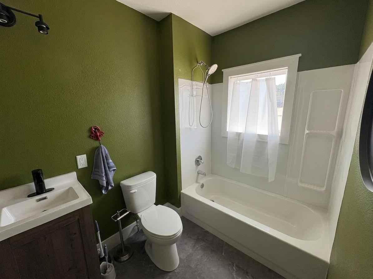 303 W Mills St #1 - Photo 5 of 18