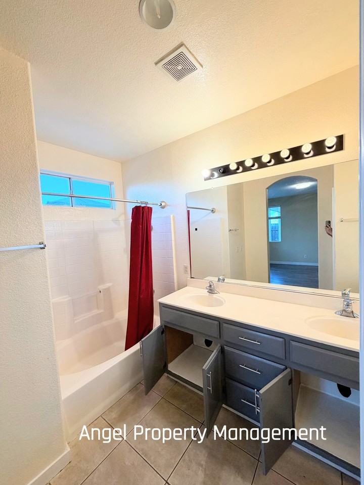 22 Beaucanon Ct #1 - Photo 7 of 40