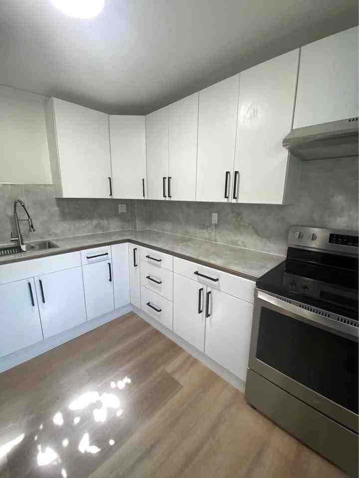 165 College Ave N #3 - Photo 2 of 15