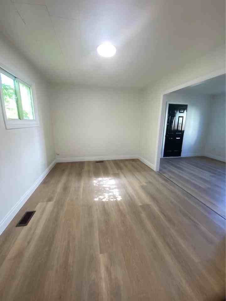 165 College Ave N #3 - Photo 4 of 15