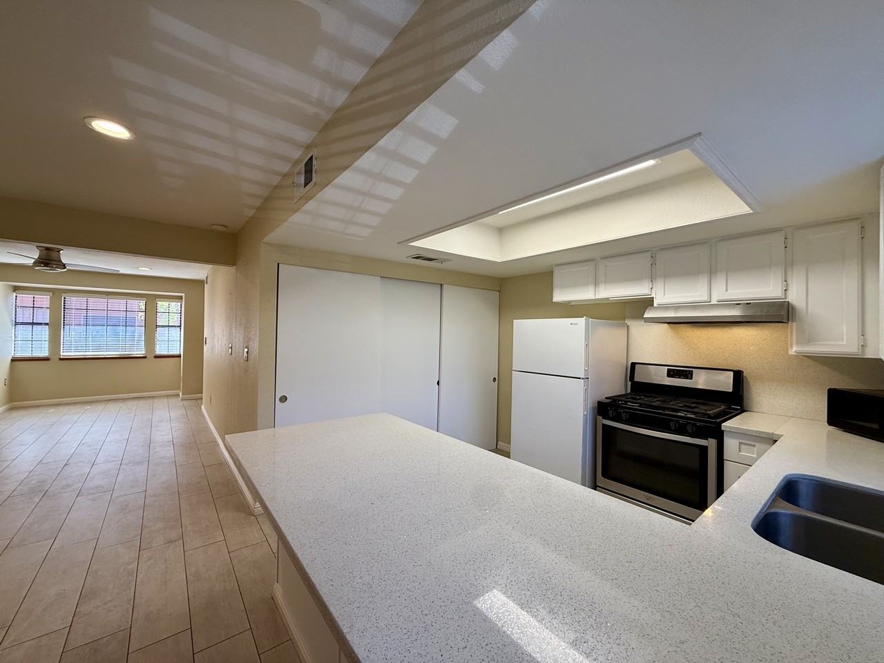 5923 Laredo St #1 - Photo 4 of 10