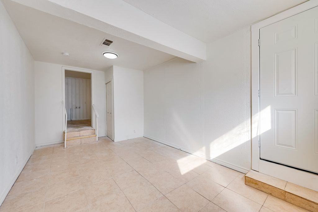1233 Marion Ave #1 - Photo 6 of 9