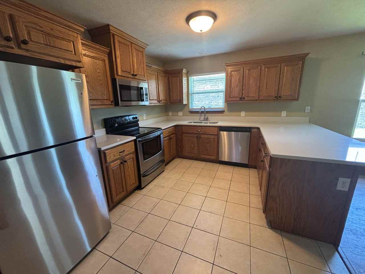 4701 Deerfield Dr - Photo 2 of 18