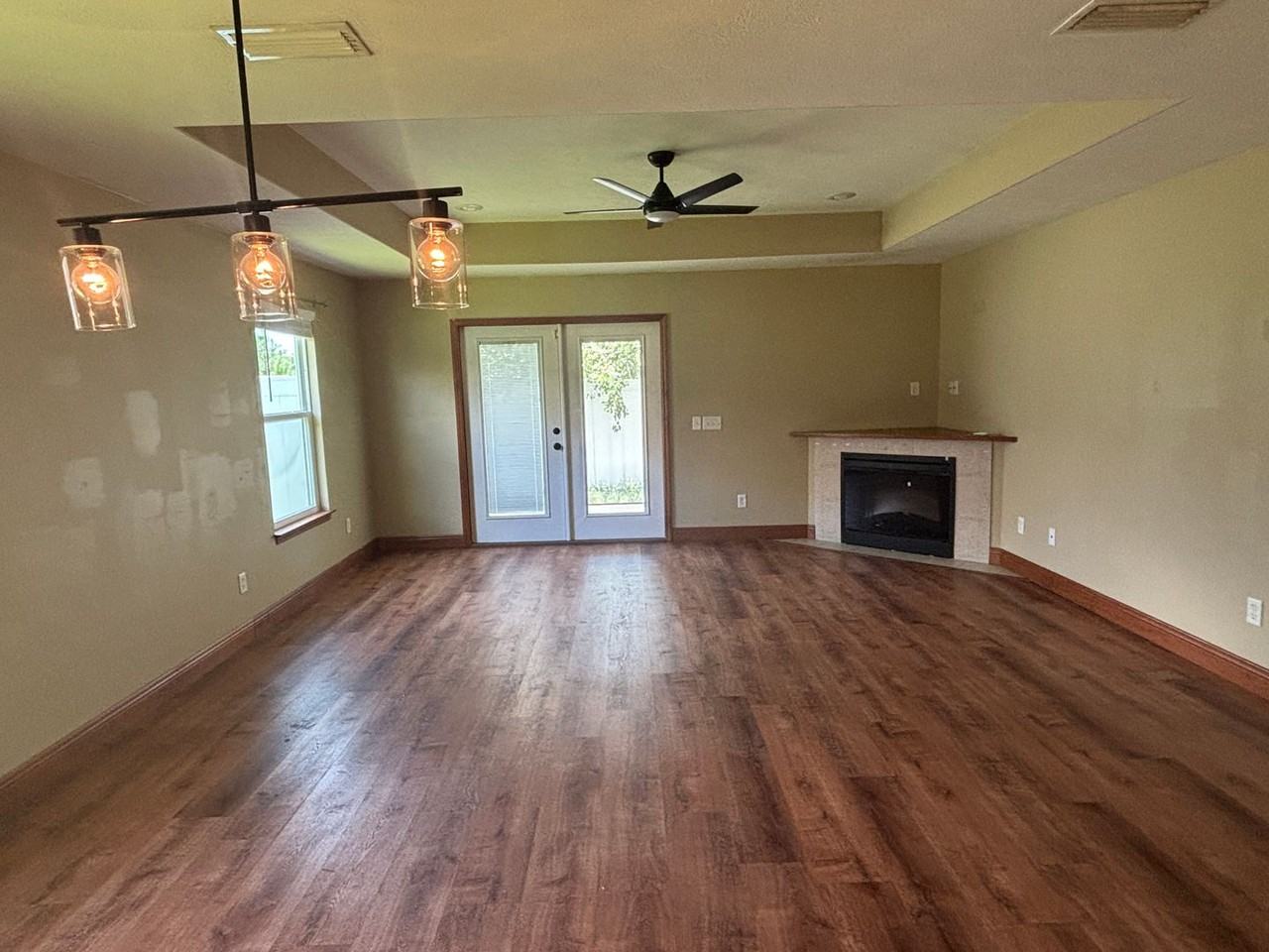 4701 Deerfield Dr - Photo 5 of 18