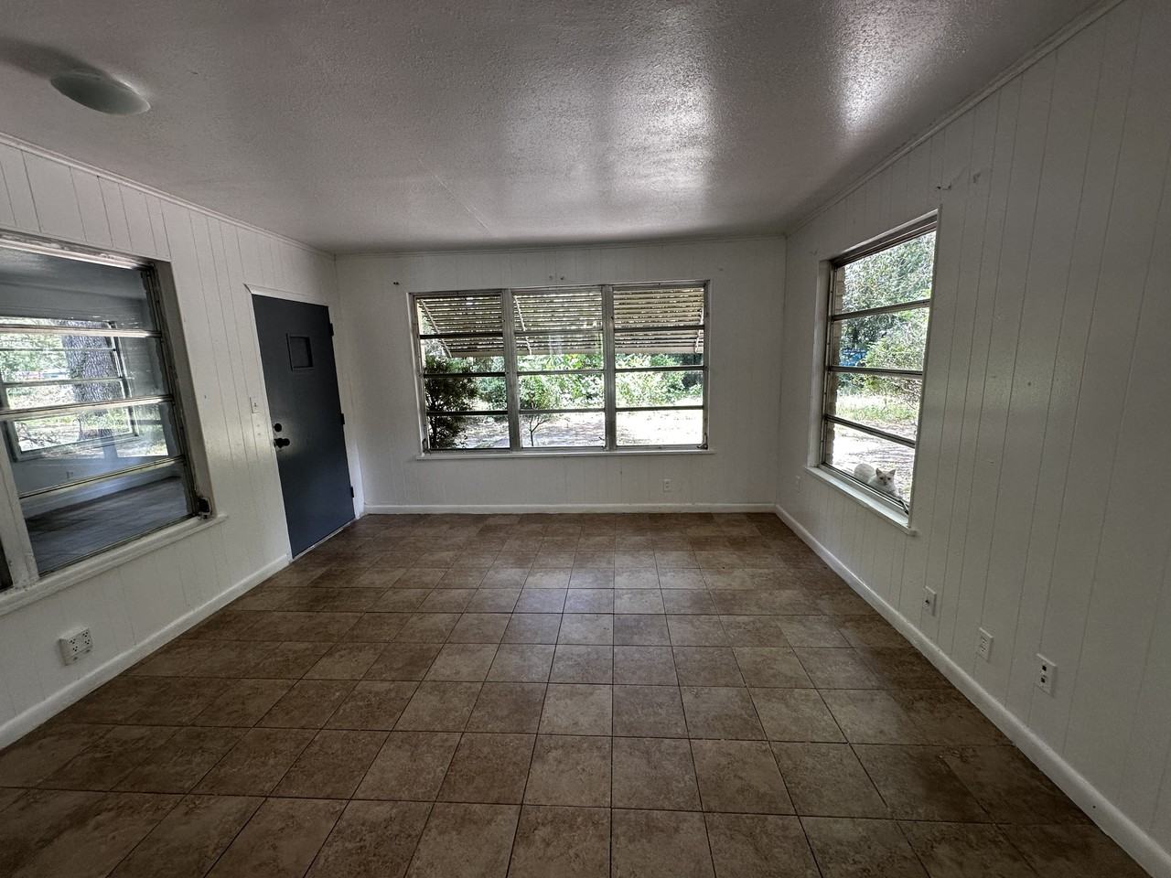 3 Lake Ct #1 - Photo 2 of 20