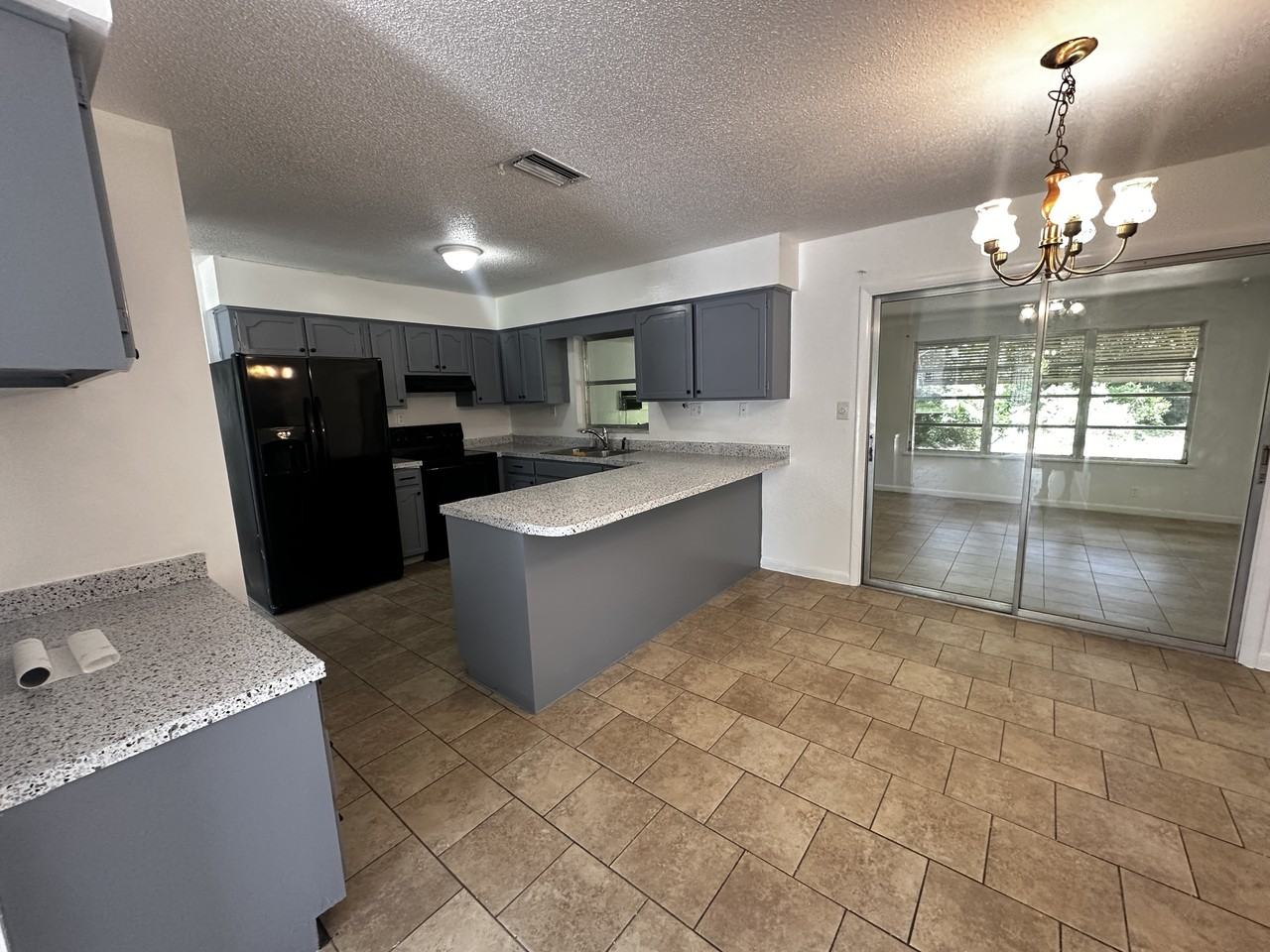 3 Lake Ct #1 - Photo 4 of 20