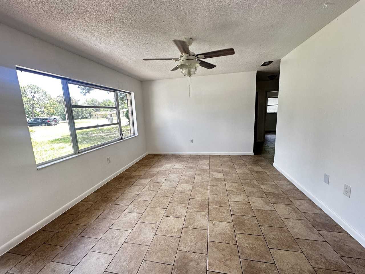 3 Lake Ct #1 - Photo 5 of 20